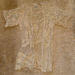 NWT Time and Tru Ivory Kimono Women’s size S/M